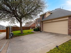 1009  Highfield Trail , Irving Texas 75063