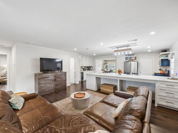 9422  Lenel Place , Dallas Texas 75220