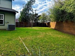 807 N Van Buren Avenue , Dallas Texas 75208