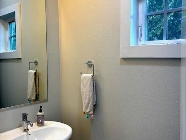 807 N Van Buren Avenue , Dallas Texas 75208