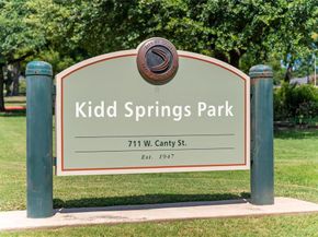 807 N Van Buren Avenue , Dallas Texas 75208