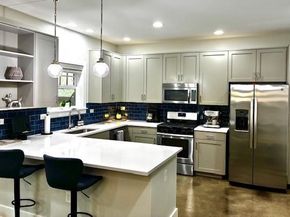 807 N Van Buren Avenue , Dallas Texas 75208