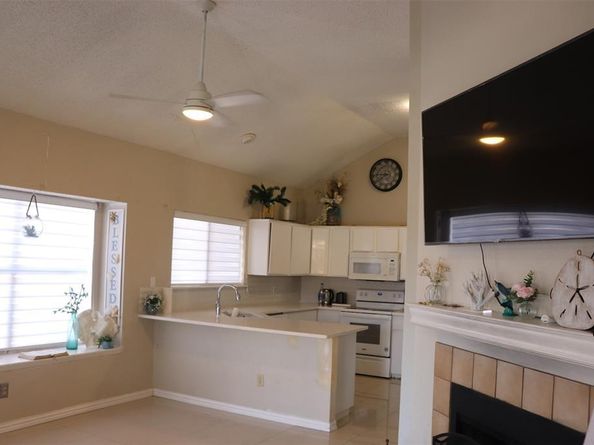 710  Cresent Drive , DeSoto Texas 75115