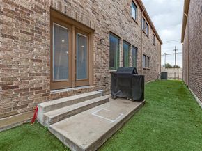 6816  Prompton Bend , Irving Texas 75063