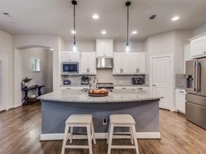 6816  Prompton Bend , Irving Texas 75063