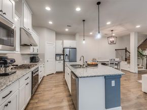 6816  Prompton Bend , Irving Texas 75063