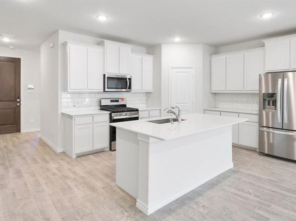 1612  Buckskin Road , Oak Point Texas 75068