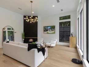 4373 W Northwest Highway , Dallas Texas 75220