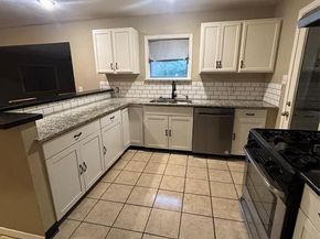 1840  Junius Street , Fort Worth Texas 76103