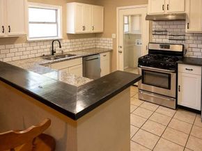 1840  Junius Street , Fort Worth Texas 76103