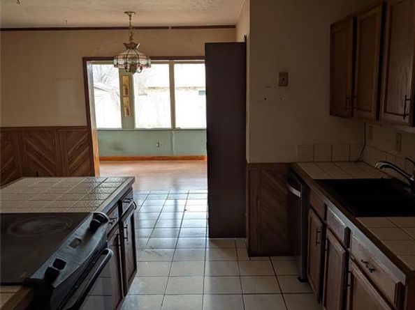 6925  Sandstone Court , Fort Worth Texas 76120