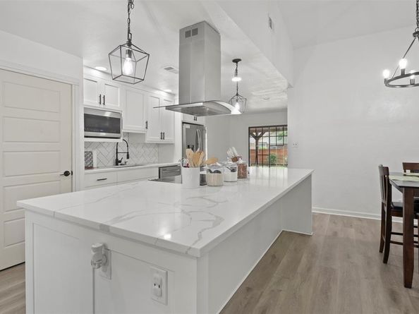1032  Twin Falls Drive , DeSoto Texas 75115