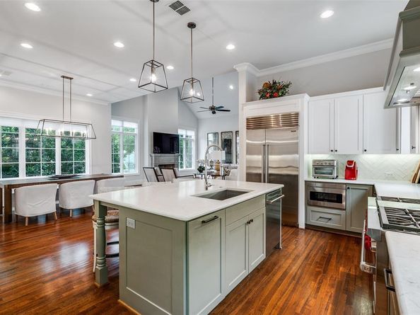 32  Fawn Wood Drive , Dallas Texas 75248