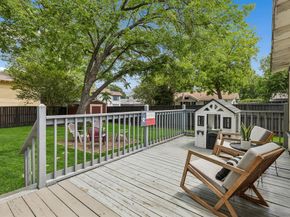 902 N Edgefield Avenue , Dallas Texas 75208