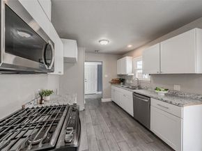 1102 W Russell Avenue , Carrollton Texas 75006