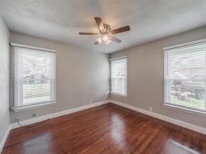 1102 W Russell Avenue , Carrollton Texas 75006