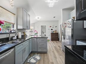 2701  Mims Street , Fort Worth Texas 76112