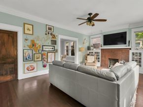 307 N Edgefield Avenue , Dallas Texas 75208