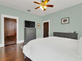 307 N Edgefield Avenue , Dallas Texas 75208