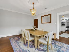 307 N Edgefield Avenue , Dallas Texas 75208