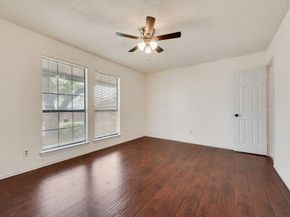 4028  O B Crowe Drive , Dallas Texas 75227