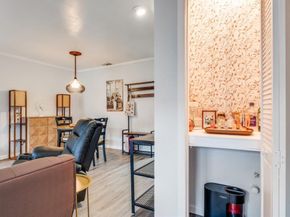 2816  Wycliff Avenue , Dallas Texas 75219