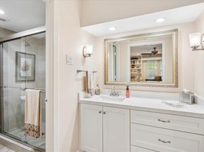 6991  Helsem Way  168, Dallas Texas 75230
