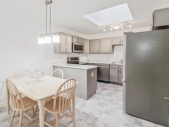 9403  Crimnson  , Dallas Texas 75217