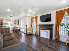 1239  Whitaker Avenue , Dallas Texas 75216