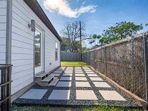 1239  Whitaker Avenue , Dallas Texas 75216