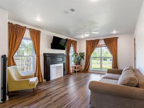 1239  Whitaker Avenue , Dallas Texas 75216