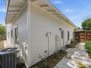 2001  Washington Avenue , Fort Worth Texas 76110