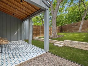 1228  Haines Avenue , Dallas Texas 75208