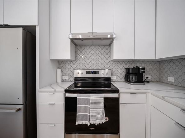 1350  Strickland Street , Dallas Texas 75216