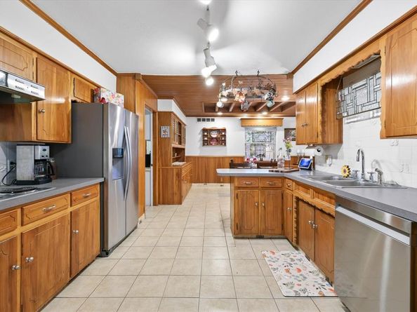 2218  Southridge Drive , Denton Texas 76205