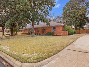 2218  Southridge Drive , Denton Texas 76205