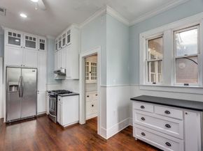 6  Chase Court , Fort Worth Texas 76110