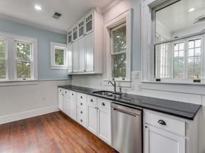 6  Chase Court , Fort Worth Texas 76110