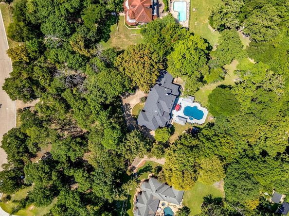 1227  Whispering Oaks Drive , DeSoto Texas 75115