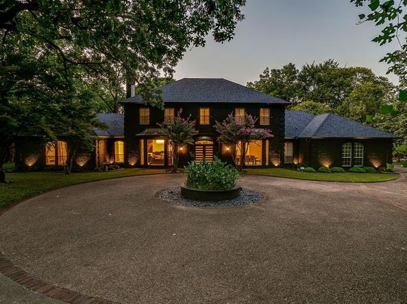 1227  Whispering Oaks Drive , DeSoto Texas 75115