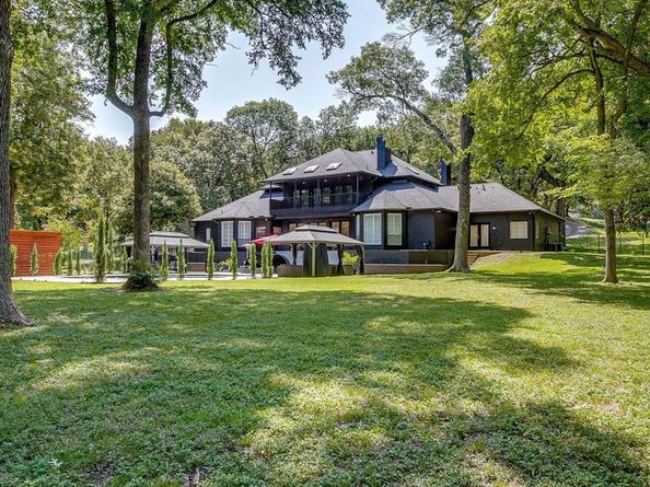 1227  Whispering Oaks Drive , DeSoto Texas 75115