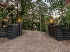 1227  Whispering Oaks Drive , DeSoto Texas 75115