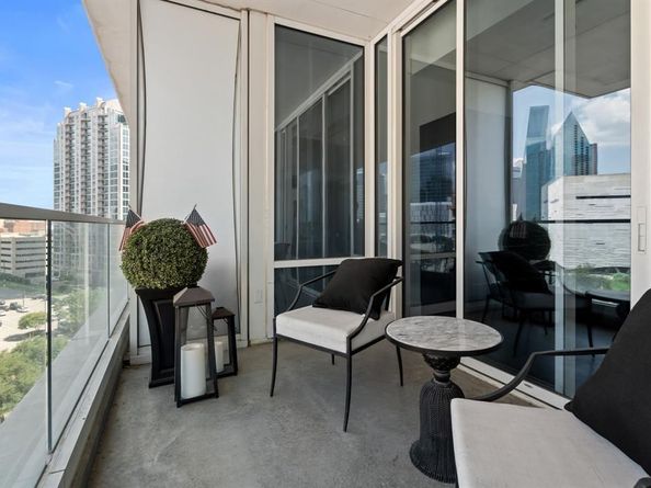 2408  Victory Park Lane  736, Dallas Texas 75219