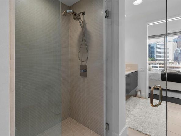 2408  Victory Park Lane  736, Dallas Texas 75219