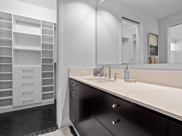 2408  Victory Park Lane  736, Dallas Texas 75219