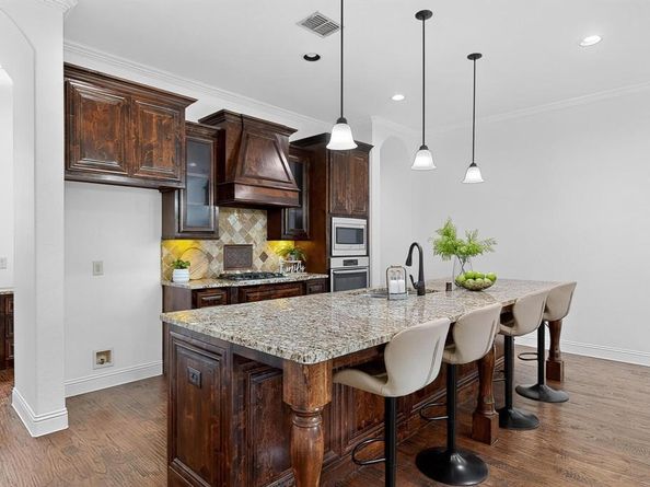 3004  Zenia Drive , Dallas Texas 75204