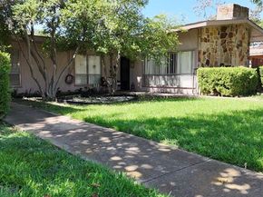 13422  blossomheath Lane , Dallas Texas 75240