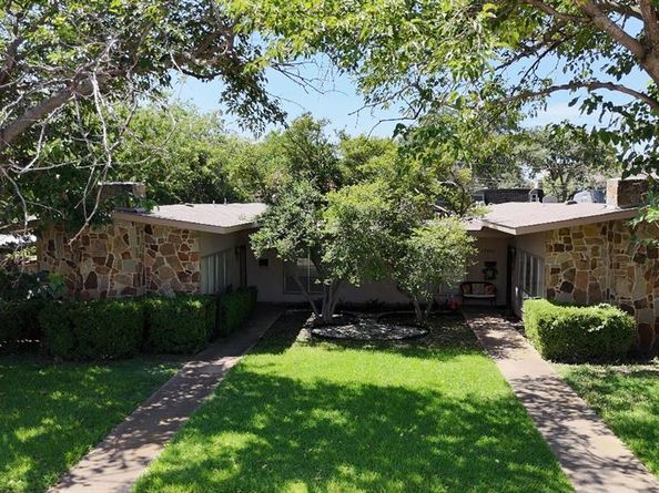 13422  blossomheath Lane , Dallas Texas 75240