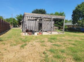 3210  Bataan Street , Dallas Texas 75212
