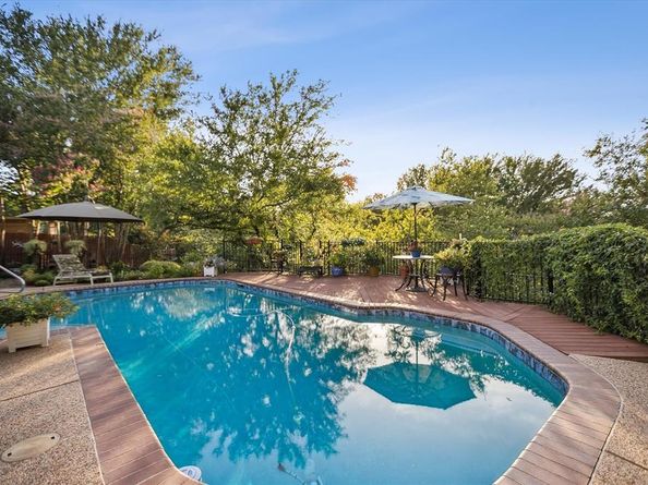 9952  Wandering Way Street , Benbrook Texas 76126